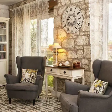 Vodina 2* 阿拉恰特